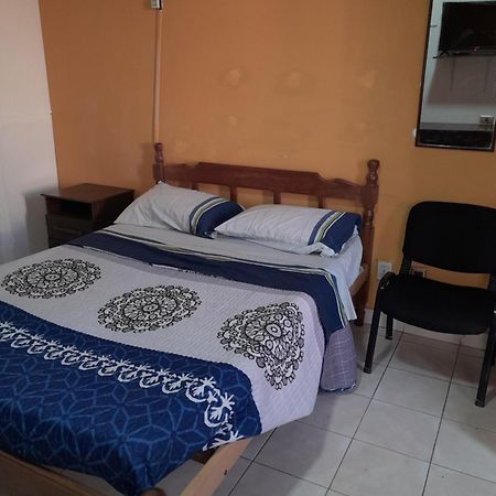 Urbano Hotel ตาริฮา ภายนอก รูปภาพ